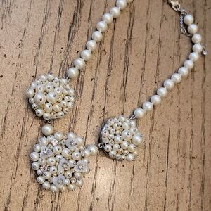 Beautiful pearl choker necklace adjustable size, stunning on 🤍